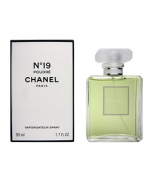 Chanel No 19 Poudre, Chanel parfem